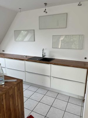Modernisierte Wohnung mit drei Zimmern sowie Balkon und EBK in Borken
