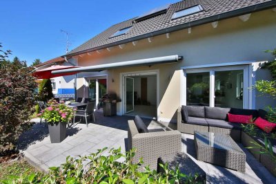 Neuwertiges Einfamilienhaus mit großem Garten, Garage und Carport in Schwabmünchen