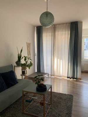 Gepflegte 2-Zimmer-Wohnung mit Balkon und Tiefgaragenstellplatz in Wiesbaden
