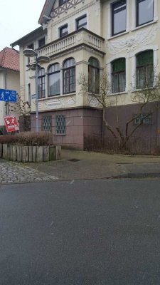 Preiswerte, gepflegte 5-Zimmer-Wohnung mit Balkon und Einbauküche in Vlotho