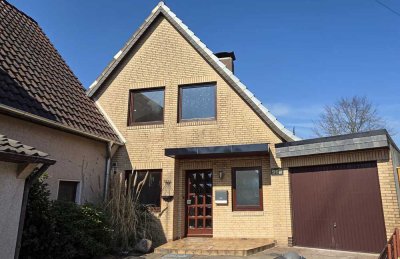 Frisch renoviertes Einfamilienhaus mit Garten, Terrasse,  Garage, Wärmepumpe, Keller