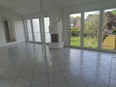 Außergewöhnliche 3,5-Zimmer-Wohnung mit gehobener Innenausstattung mit irrem Balkon