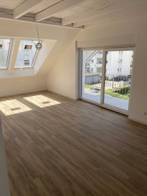 Helle, sanierte Dachgeschosswohnung mit großem Balkon in Winnenden