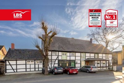 Mit Altbau-Charme: Maisonette Wohnung mit Dachterrasse und viel Nutzfläche