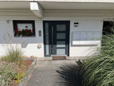 Traumhafte 3 Zi-ETW mit S-Balkon, EBK, Fußbodenhzg., 2 Bäder & Garage in Unterfeldhaus