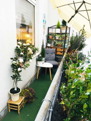 2-Zi-Whg. mit Balkon und EBK in der City (Altbauhaus)