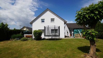 Großzügiges Einfamilienhaus mit herrlichem Garten
