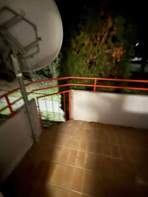 Vollmöblierte 50 m² Wohnung mit Balkon & Parkplatz – Ideale Lage, sofort bezugsbereit! .