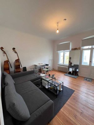 Geschmackvolle 2-Zimmer-Wohnung mit gehobener Innenausstattung mit EBK in Berlin Steglitz