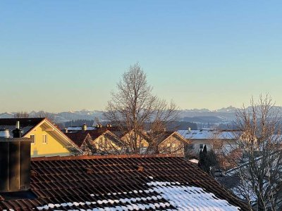 Helle und 2022 renovierte 4-Zimmer-Maisonette-Wohnung mit zwei Balkonen ab 01.08.2025 zu vermieten!