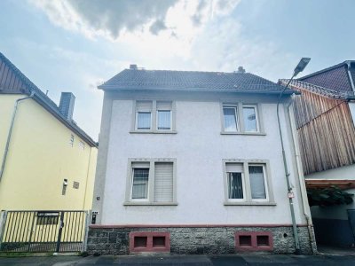 Hanau-Steinheim: Vielseitiges 3-Familienhaus mit Innenhof & Anlieger-Maisonette – Komplett vermietet
