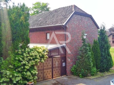 Ländliche Idylle mit Potenzial – Geräumiges Wohnhaus mitten im Grünen & gewachsenem Baumbestand!