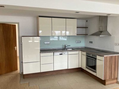 Schöne, helle 2-Zimerwohnung mit Einbauküche !!!