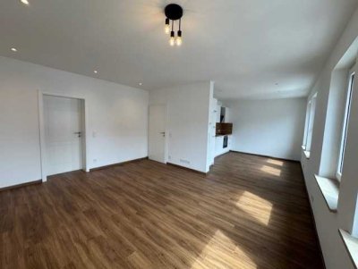 ERSTBEZUG NACH KERNSANIERUNG: Schicke 2-Zimmer Wohnungen mit Balkon oder Garten