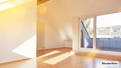 Attraktive Dachgeschosswohnung im Ortskern von Oberndorf
