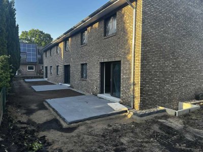 Erstbezug:  Neubau-Endreihenhaus mit 6-Zimmer im gehobener Qualität mit EBK in Norderstedt