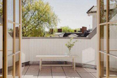 Lichtdurchflutete Dachgeschosswohnung mit Ost-West-Ausrichtung und zwei Terrassen in Friedenau