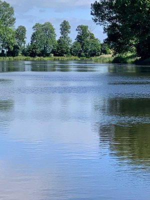 Zwei Doppelhaushälften mit großem Grundstück am Nord-Ostsee-Kanal