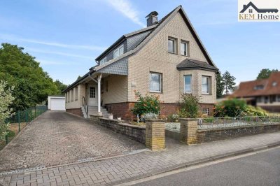Wohnen wie im Resort – Dreifamilienhaus mit riesigem Grundstück & Vermietungspotenzial
