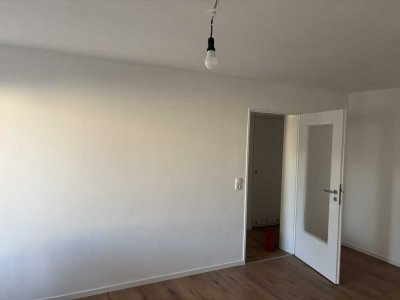 Zuhause mit 2 Zimmern und Balkon in Augsburg