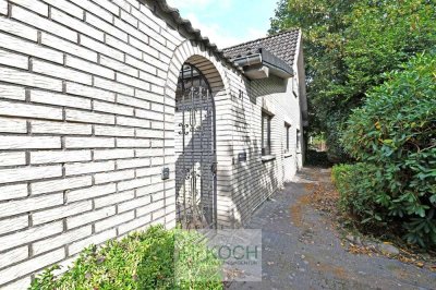 Großes Ein-/Zweifamilienhaus mit zusätzlicher Nutzfläche in Schiffdorf