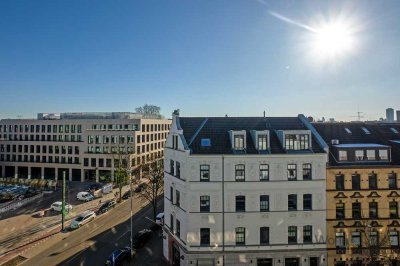 Helle gepflegte 3 Zimmer Maisonette Dachgeschoss Wohnung mit Blick über Düsseldorf und Fahrstuhl
