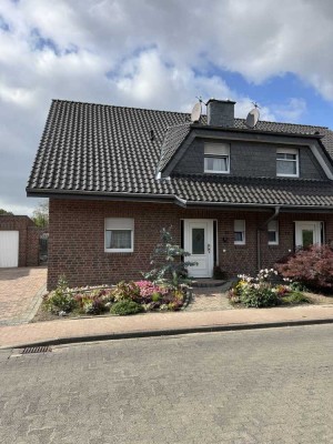 Gepflegtes Einfamilienhaus (Doppelhaushälfte) in Geldern Walbeck
