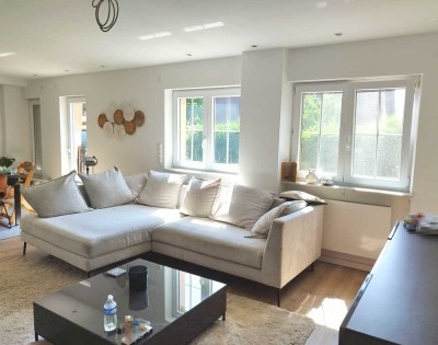 Teilsan. 2-Fam.-Haus in ruhiger Lage mit großem Grundstück
