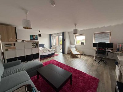 Bezugsfreie, großzügige 1-Zimmer-Wohnung mit PKW-Stellplatz am Damm