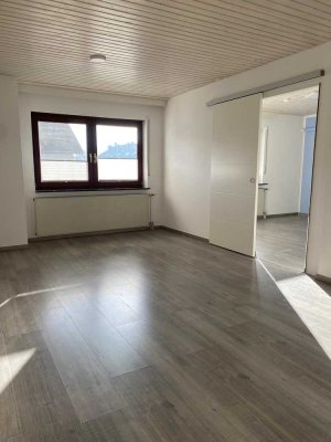 Modernisierte 2-Zimmer-Wohnung mit Balkon in Rheinstetten (provisionsfrei ausschließlich an Privat)