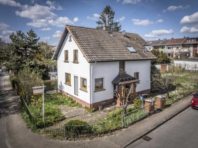 NEU! *Paul & Partner* EINFAMILIENHAUS MIT RENOVIERUNGSBEDARF AUF SCHÖNEM GRUNDSTÜCK!