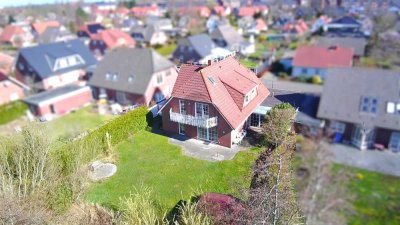 GERÄUMIGES ZWEIFAMILIENHAUS IN TOP-LAGE CUXHAVEN