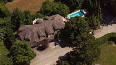 Einmalige Villa in Bestlage am Mitterberg, 337 m², Pool, Sauna, sichtgeschützter Garten. Ihr Rückzugsort für Generationen.
