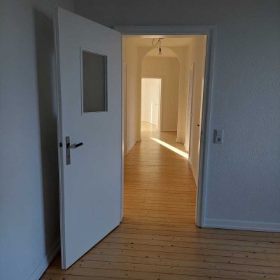 Lichtdurchflutete 4-Zimmer, kernsaniert in Siggi Nähe