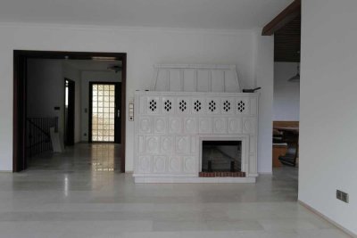 Großzügiges Bungalow – barrierefrei mit Süd- und Westterrasse