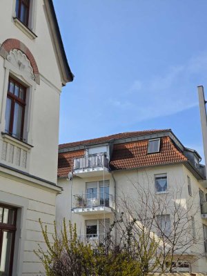 Provisionsfreie 1-Zimmer Wohnung im DG mit Stellplatz
