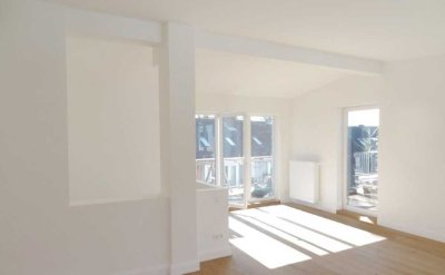 4-Zimmer Dachgeschosswohnung mit Balkon in Hamburg-Bahrenfeld