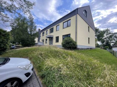 Sanierte eigentumswohnung mit privaten garten, 2 Zimmer, Stellplatz und Neue einbauküche