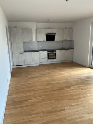 Praktisch geschnittene 4-Zimmer-Wohnung mit EBK, Gäste-WC und Balkon