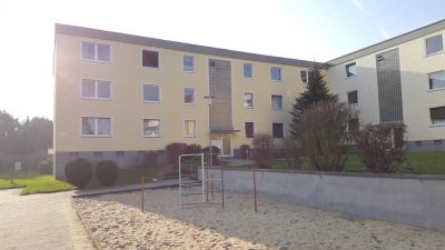 Für Sie neu renoviert ! 3 Zimmer im 2 OG in Bochum Wattenscheid