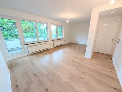 **Wohn(t)raum: +Balkon +neuer Laminat +weiße Wände +modernes Tageslichtbad**