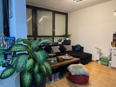 Exklusive 1,5-Zimmer-Wohnung mit gehobener Innenausstattung mit Balkon und Einbauküche in Karlsruhe