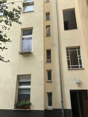 2-Zimmerwohnung nahe Kantstraße im ruhigen Hinterhof