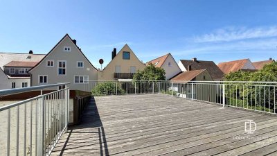 Modernisierte Stadtwohnung mit sonniger Dachterrasse, Einbauküche und Doppelgarage