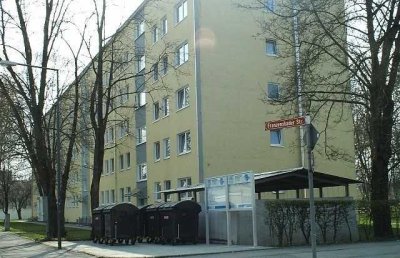 Schöne 2 Zimmer Wohnung an ruhiger Straße