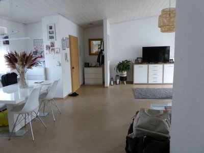 RESERVIERT - Stilvolle 2-Zimmer-Wohnung mit großem Balkon und Einbauküche in Lahr/Schwarzwald