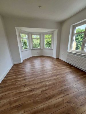 Schöne 4,5 Zimmer Wohnung mit Balkon