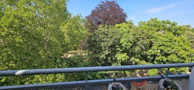 Blick ins Grüne - Helle 4-Zi Maisonette-Wohnung mit Balkon, Aufzug und TG