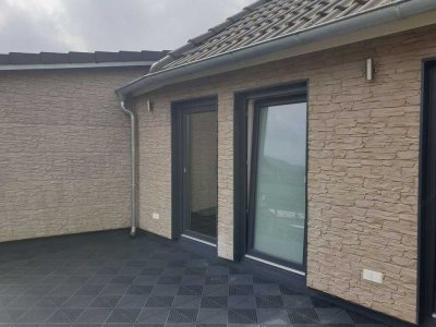Moderne, hochwertige 3 Zimmerwohnung in 3 Familien Haus
