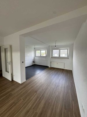 helle 2 Zimmerwohnung mit Balkon*